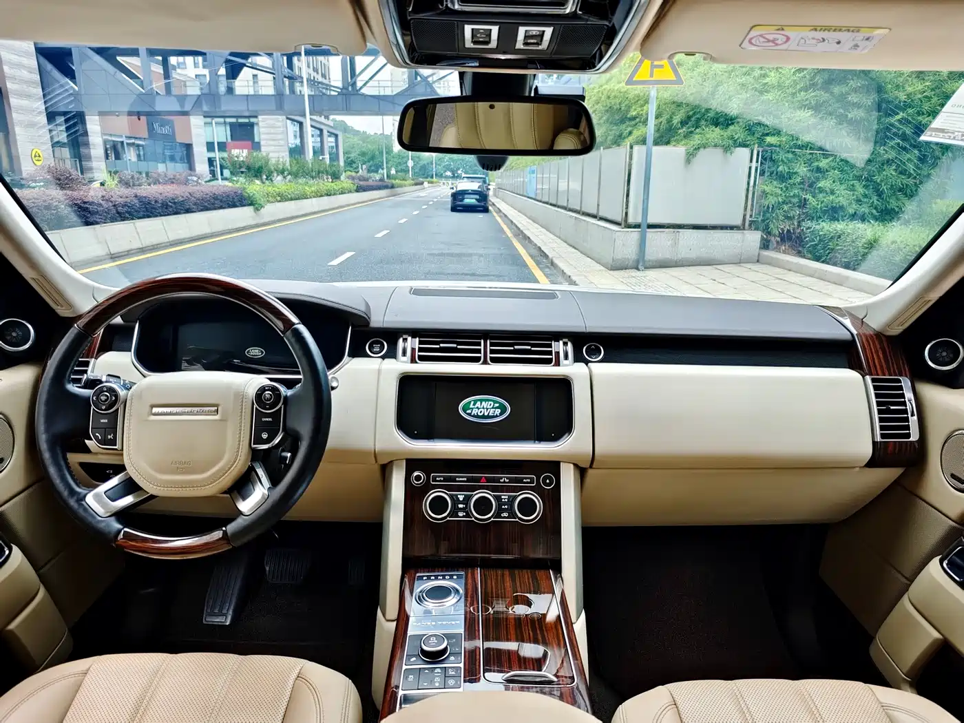 Photo 23 - Land Rover Range Rover