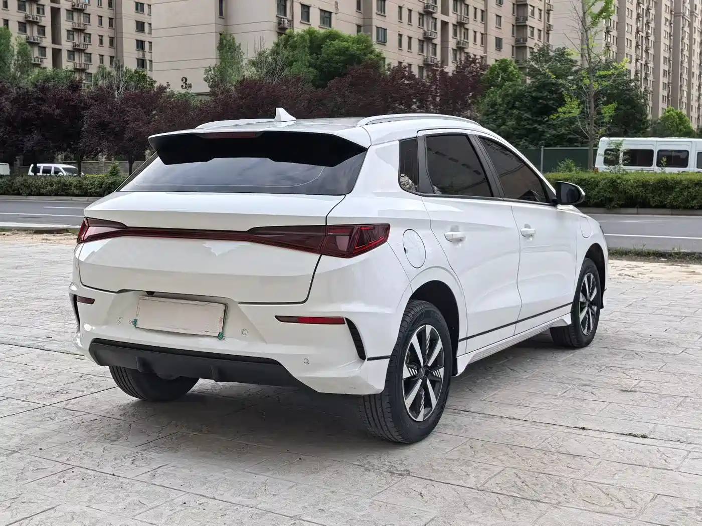 BYD e2 2023 Luxury Model фото 9