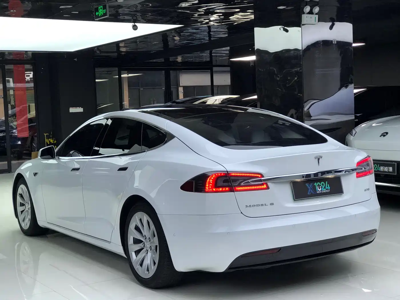 Tesla Model S 2016 2016 Model S 90D