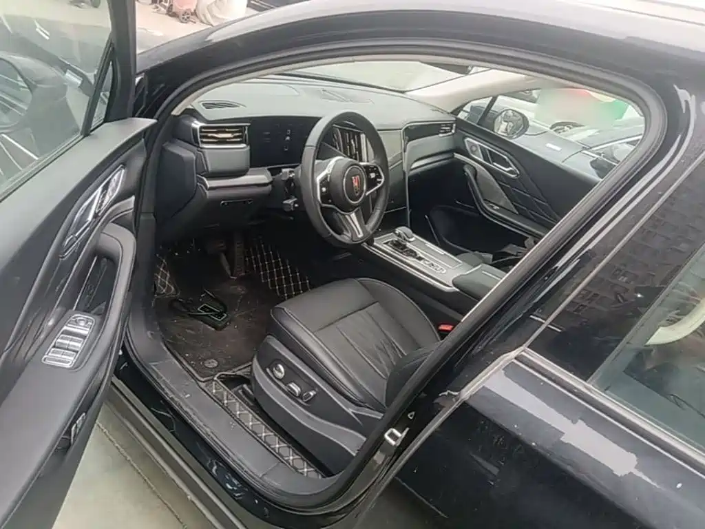 Photo 16 - Hongqi HS7 PHEV