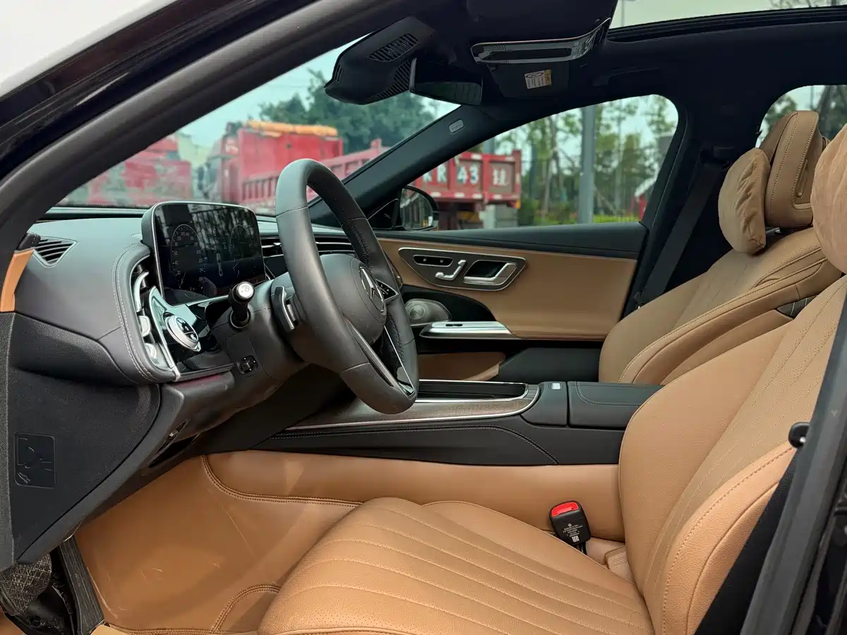 Mercedes-Benz E-Class 2025 E 300 L Luxury фото 9