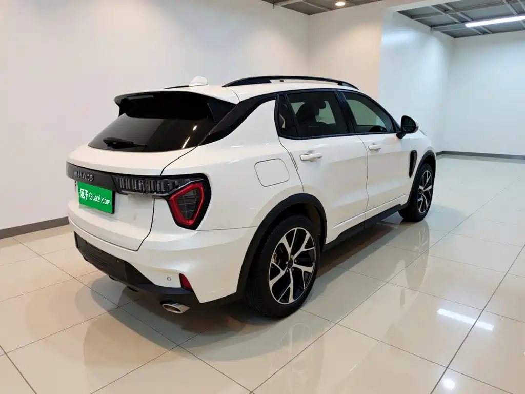  Lynk & Co Lynk & Co 01 EM-P 2022 1.5TD PHEV Plus 6