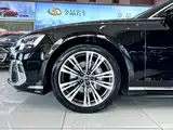 Photo 27 - Audi A8