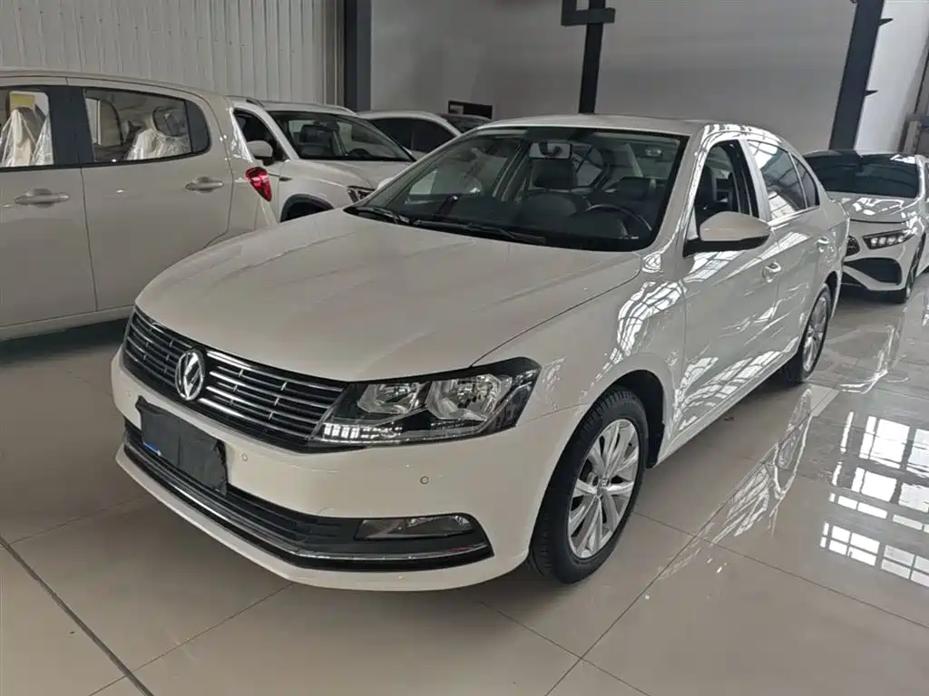 Volkswagen Lavida 2015 1.6L Automatic Comfort Edition фото 2