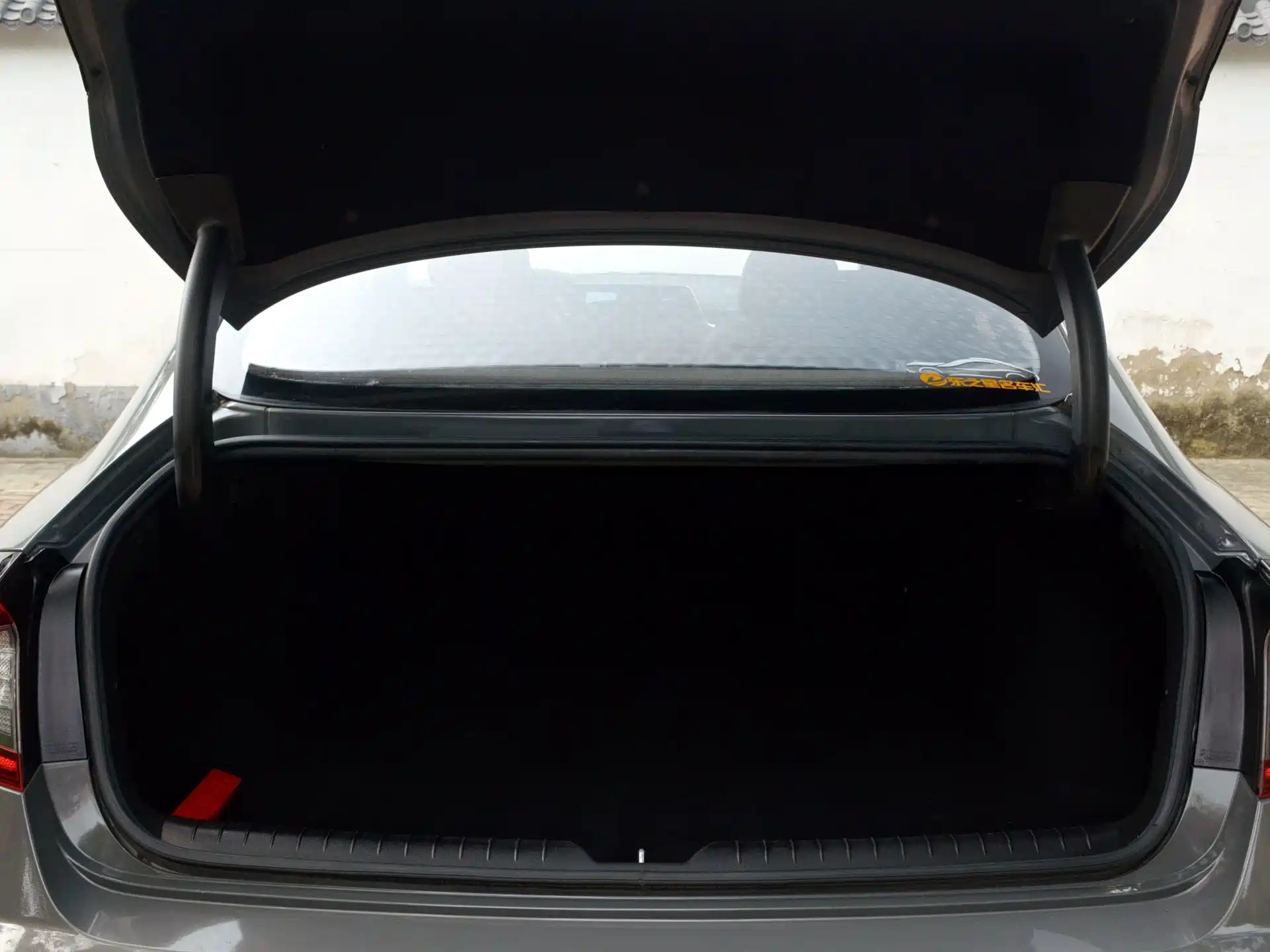 صورة 9 - Hyundai Sonata
