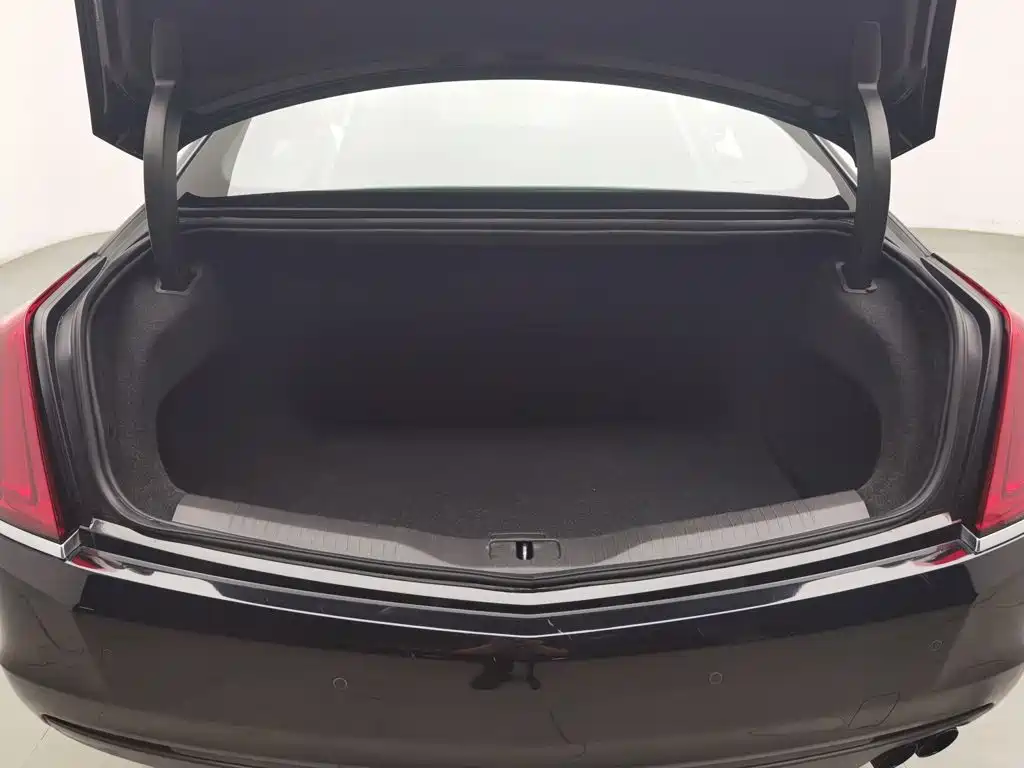 Фото 16 - Cadillac CT6
