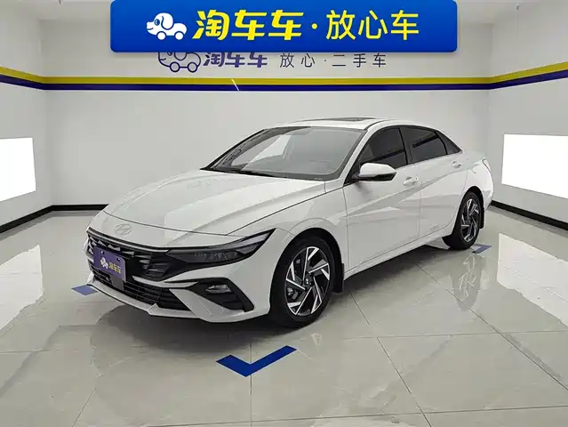 HYUNDAI ELANTRA
