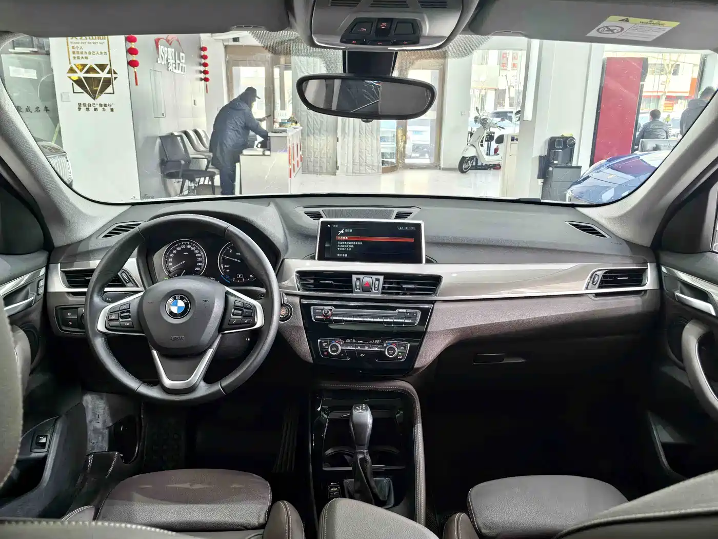 BMW X1 2019 xDrive20Li Luxury Model фото 6
