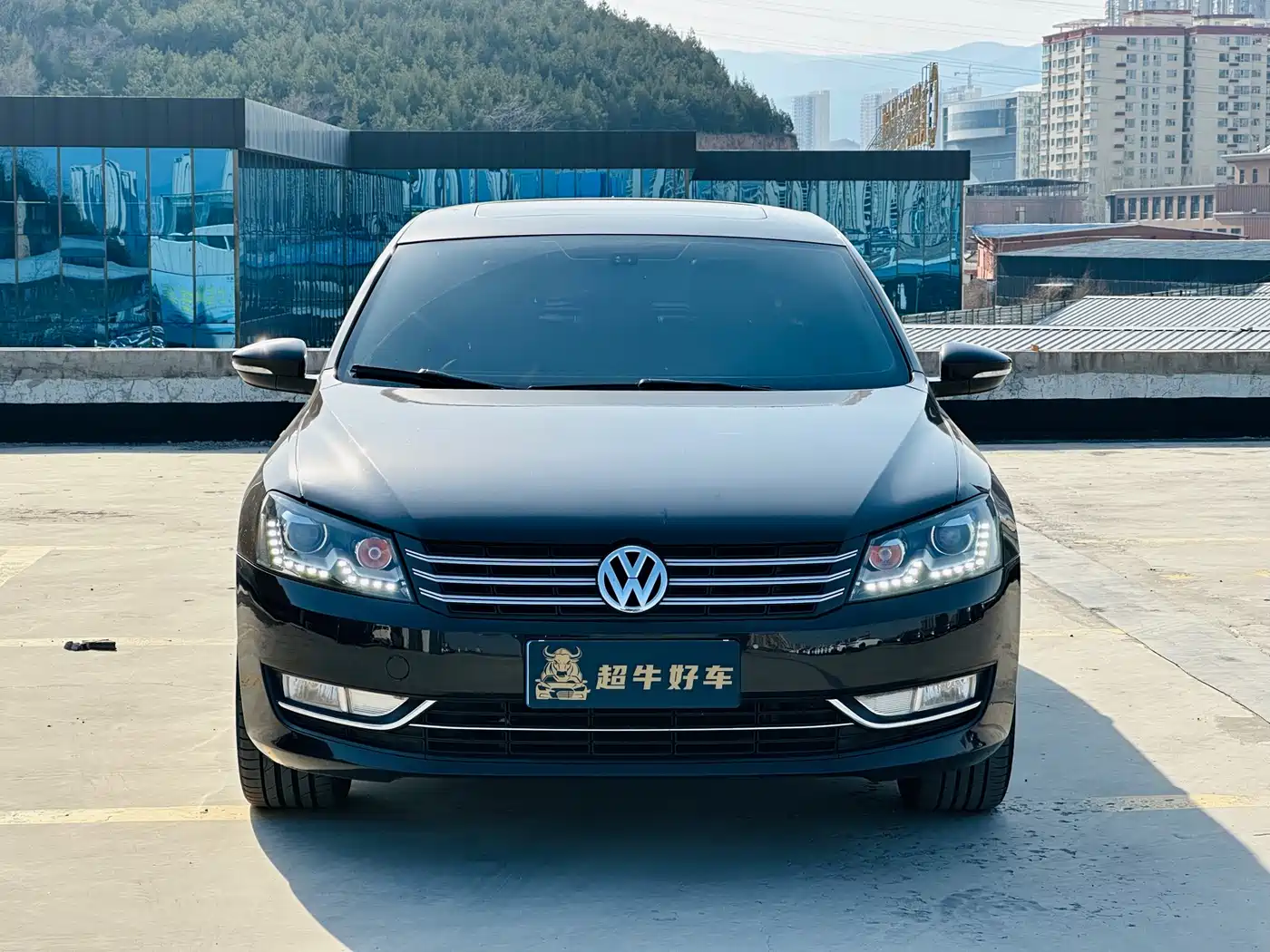 Photo 2 - Volkswagen Passat