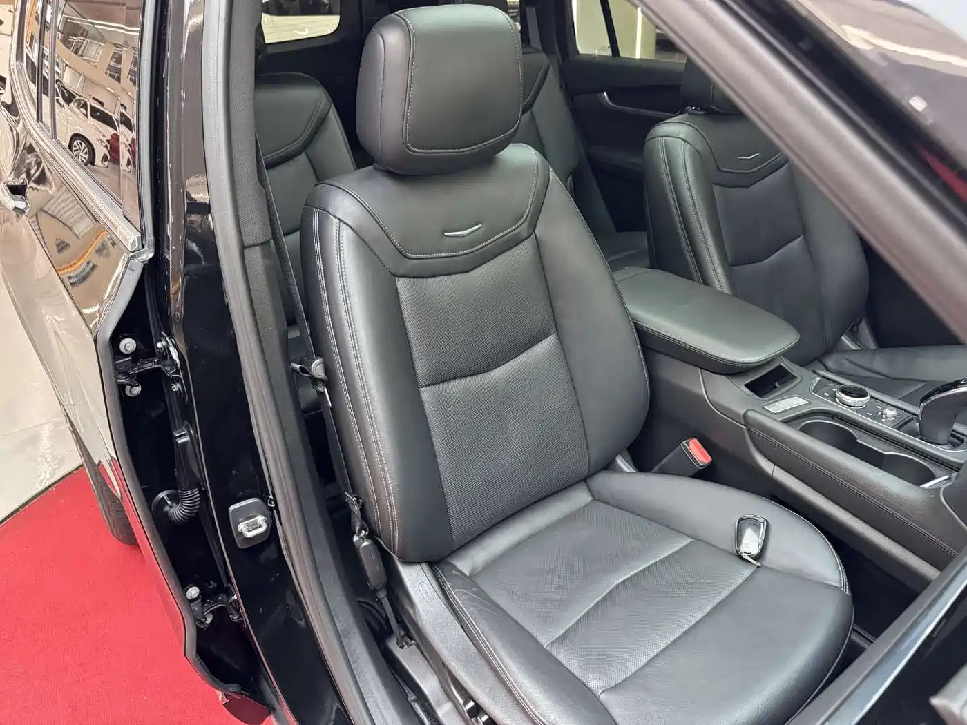 Cadillac XT6 2022 2.0T 6-Seater 4WD Luxury Edition фото 29