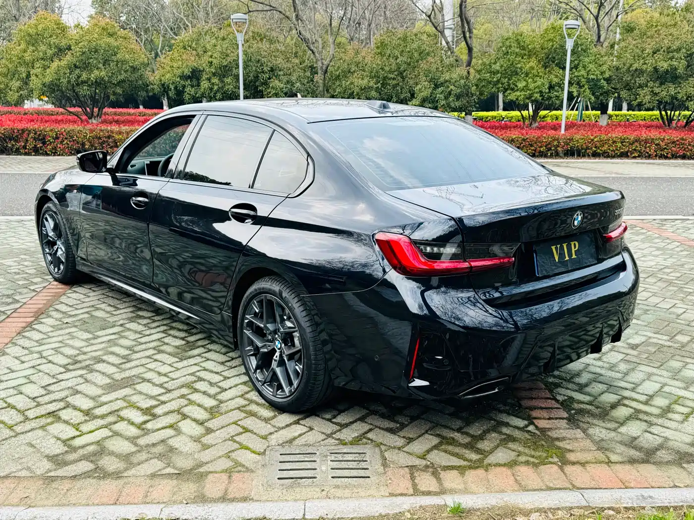 BMW 3 Series 2025 330Li M Sport Night Edition фото 7