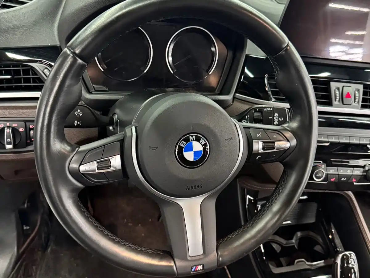 BMW X1 2022 sDrive20Li Premium фото 12