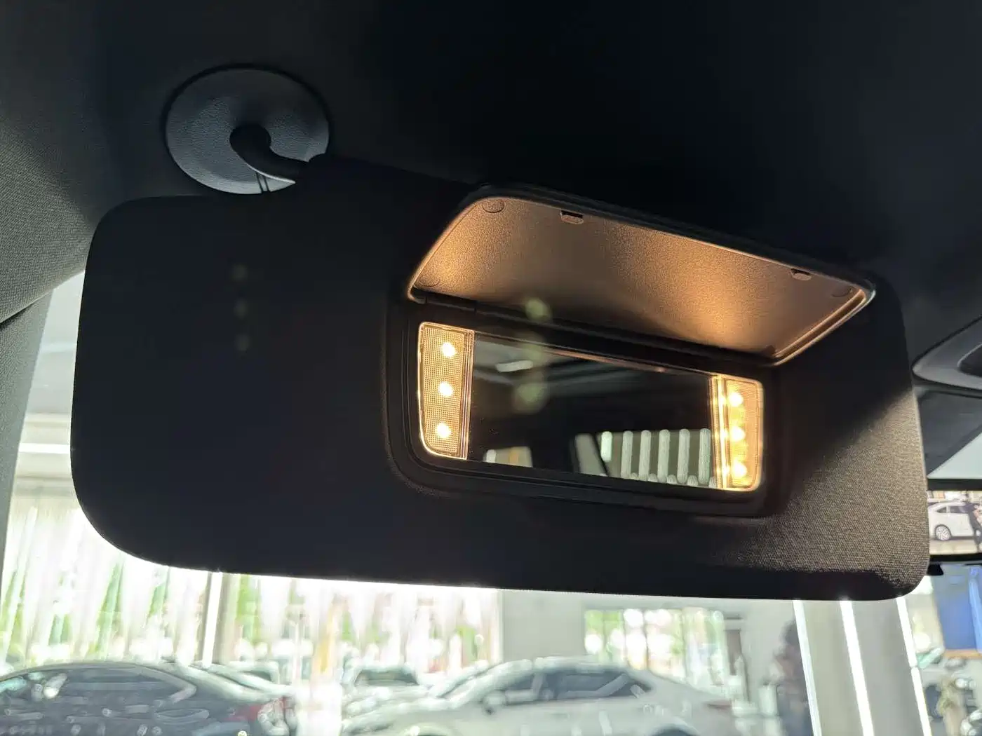 Cadillac XT6 2022 2.0T 6-Seater 4WD Luxury Edition фото 32
