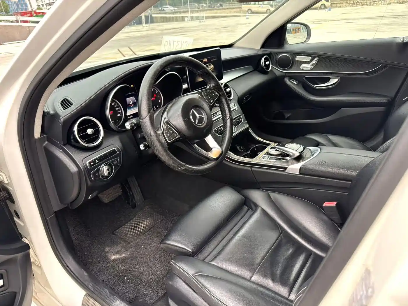 Photo 7 - Mercedes-Benz C-Class