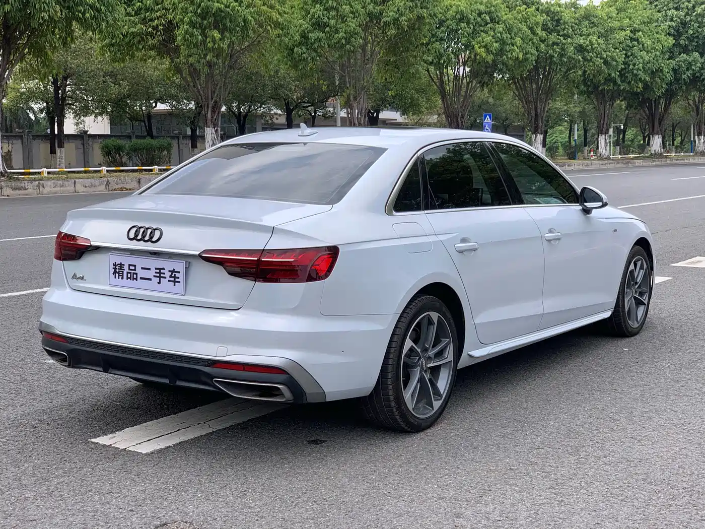 Audi A4L 2020 40 TFSI Fashion Dynamic Edition фото 4