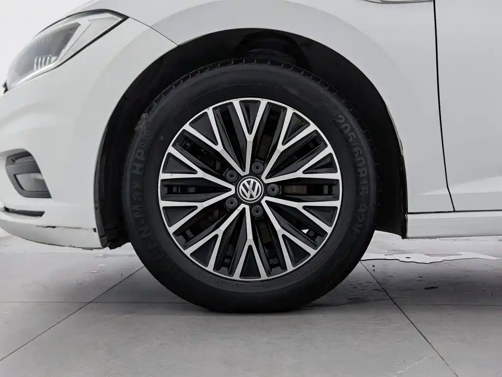 Фото 17 - Volkswagen Sagitar