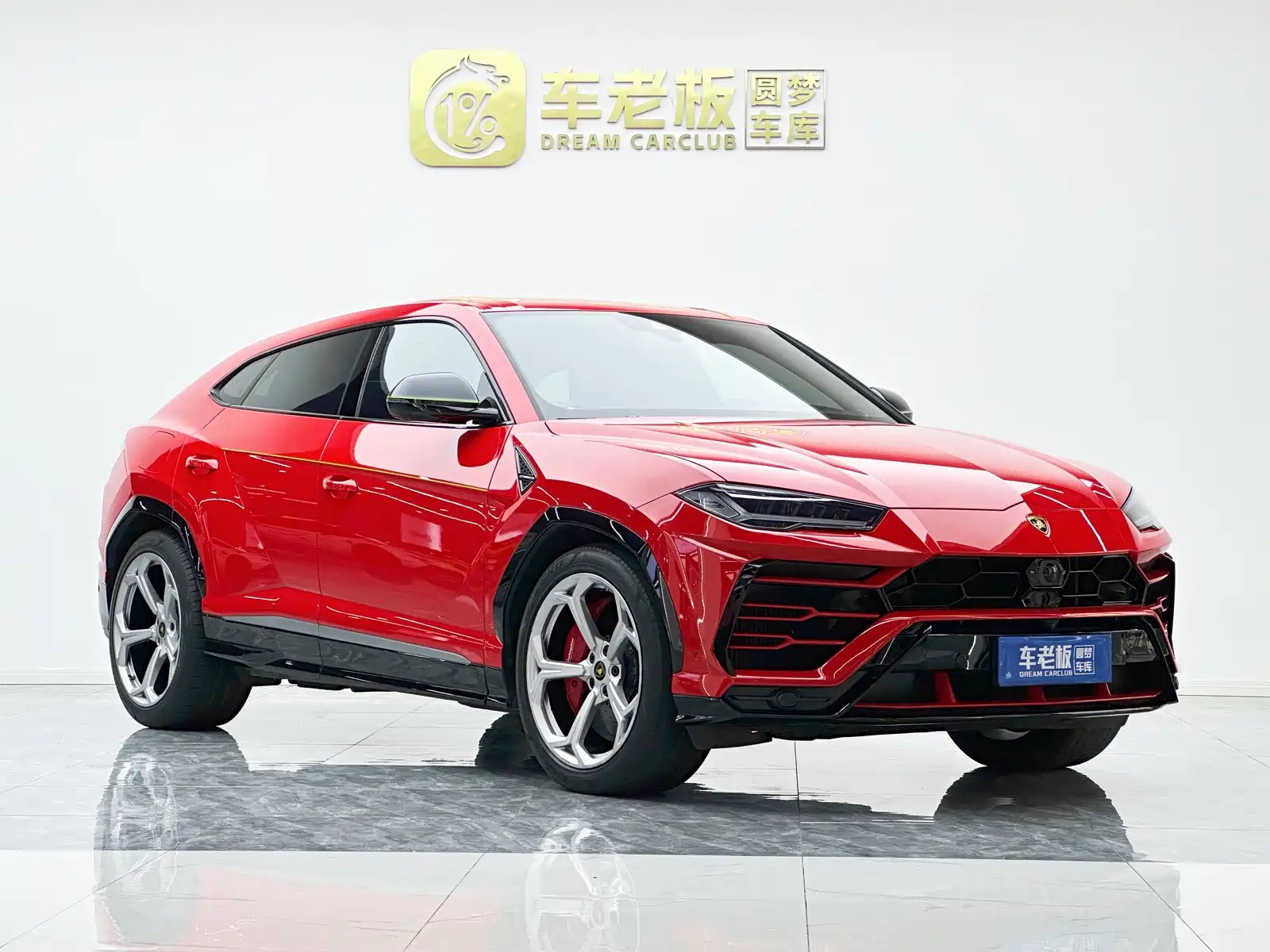 Фото 3 - Lamborghini Urus