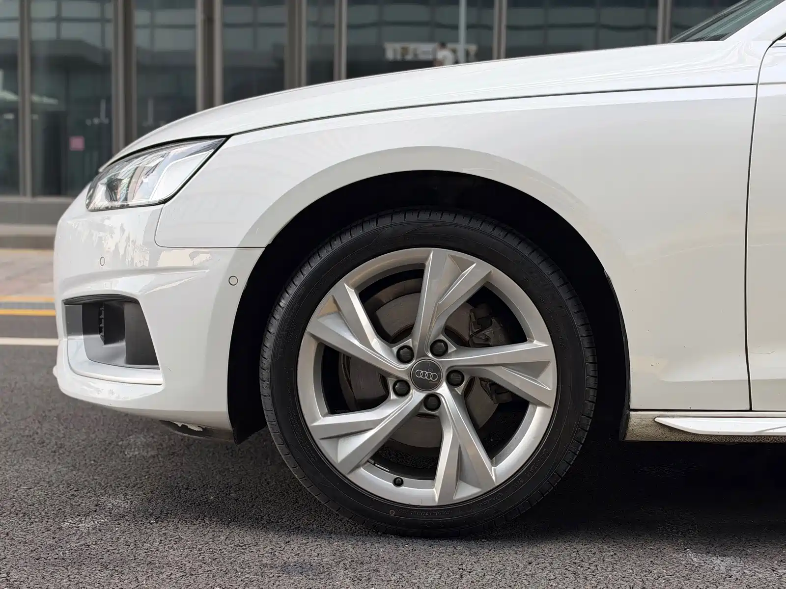 Photo 18 - Audi A4L