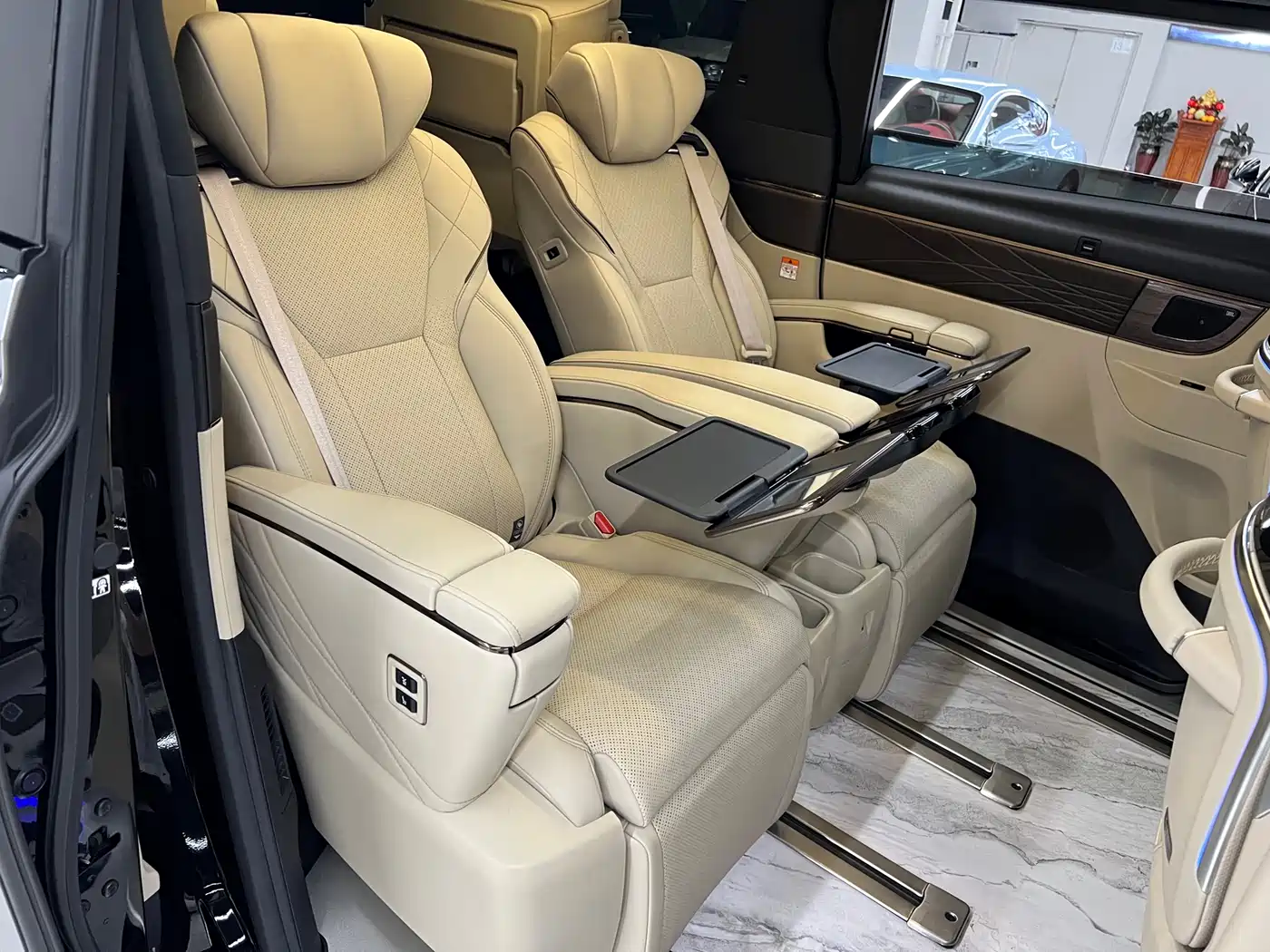 Toyota Alphard 2025 2024 Hybrid 2.5L Ultimate Enjoyment Edition