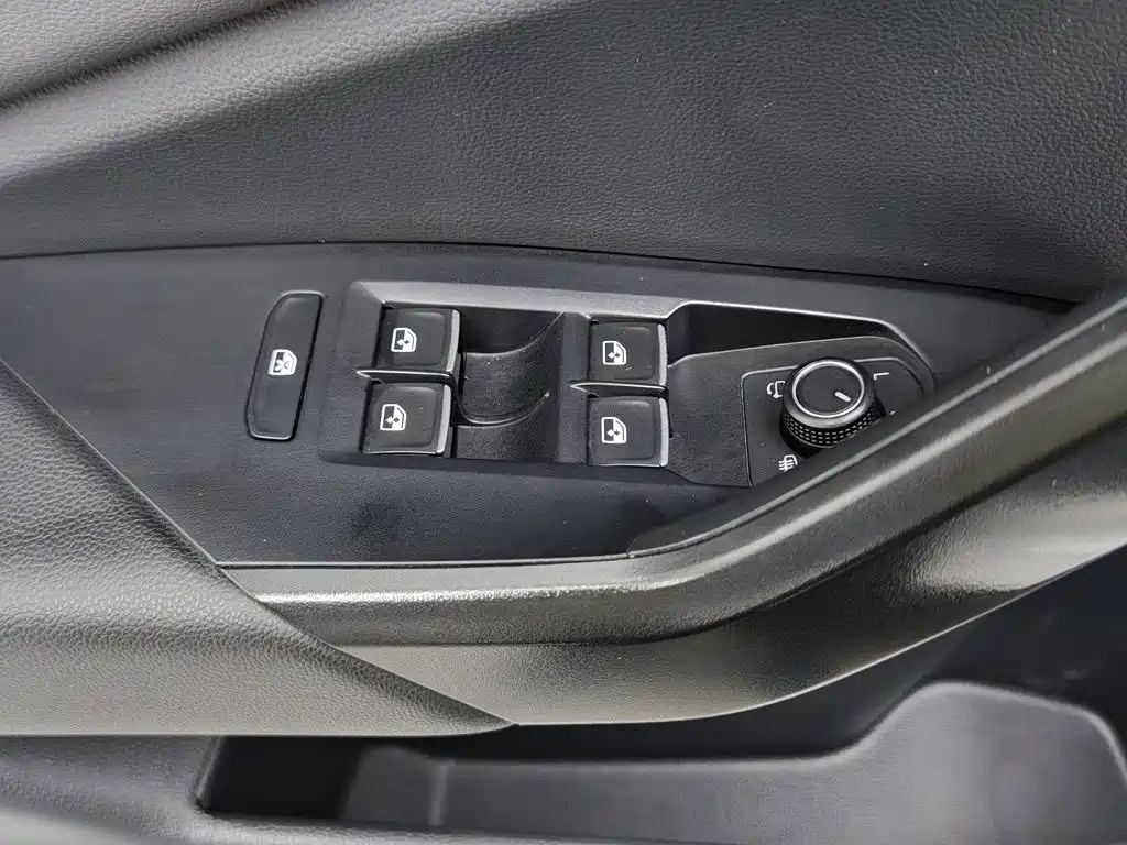 Фото 9 - Volkswagen Sagitar