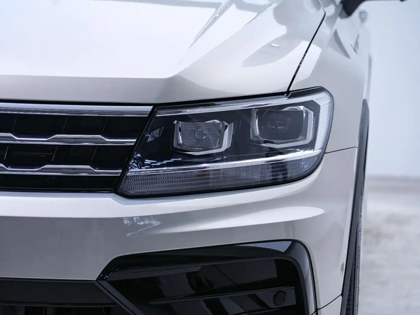 Volkswagen Tiguan L 2021 330TSI Automatic 2WD R-Line Premium фото 8