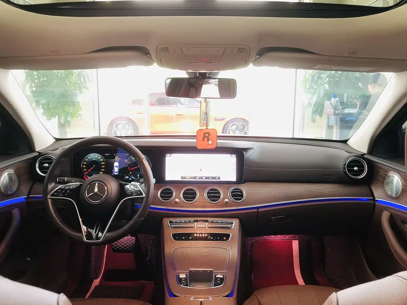 Mercedes-Benz E-Class 2022 E 300 L Luxury фото 5
