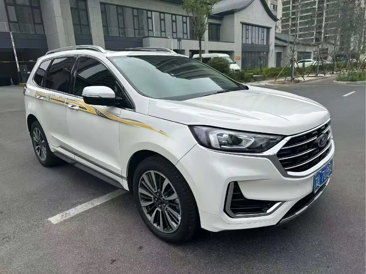Фото 2 - Ford Edge