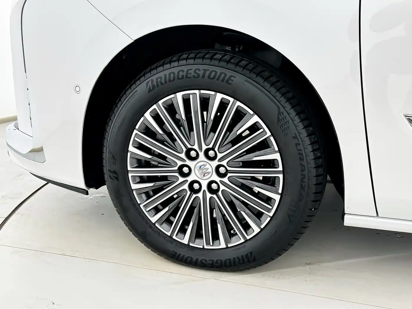 Buick GL8 New Energy 2024 Landglory Luxury Edition 7-Seater фото 7