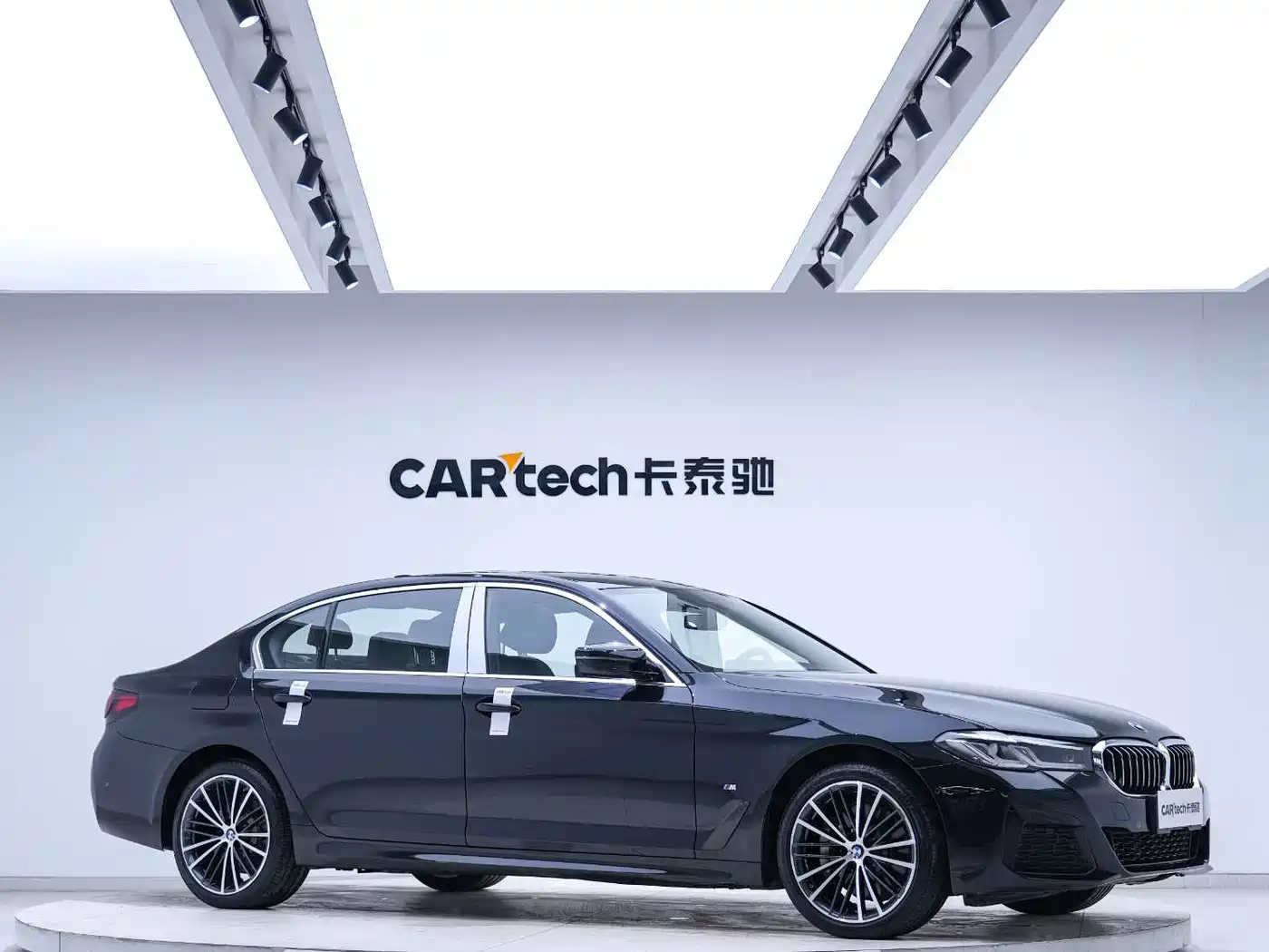 BMW 5 Series 2021 530Li Leading M Sport Package фото 4