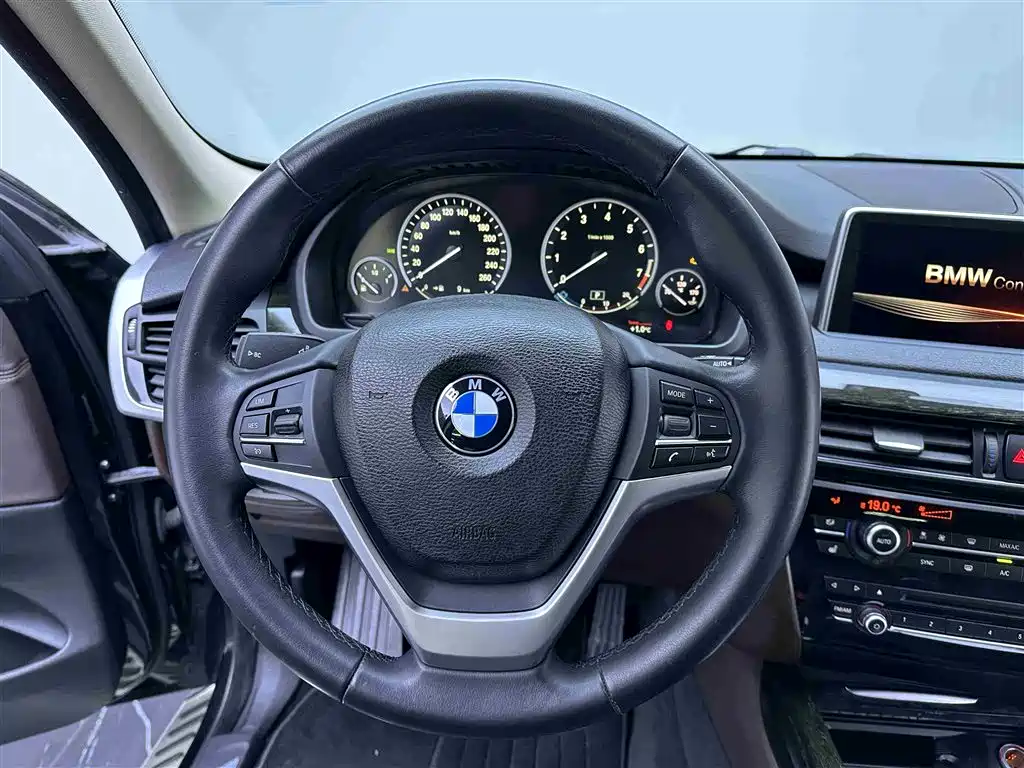 BMW X5 (Import) 2014 xDrive35i Leading фото 16