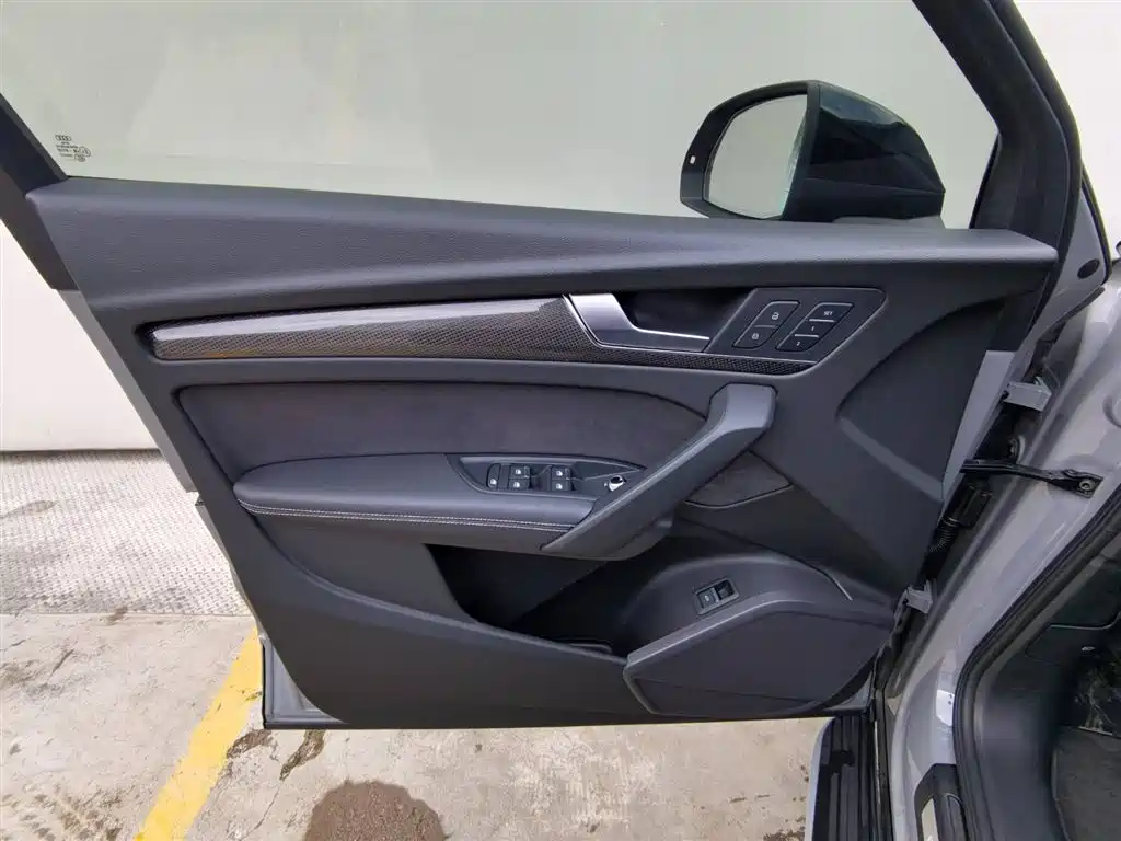 Audi Q5L Sportback 2021 40 TFSI Luxury фото 11
