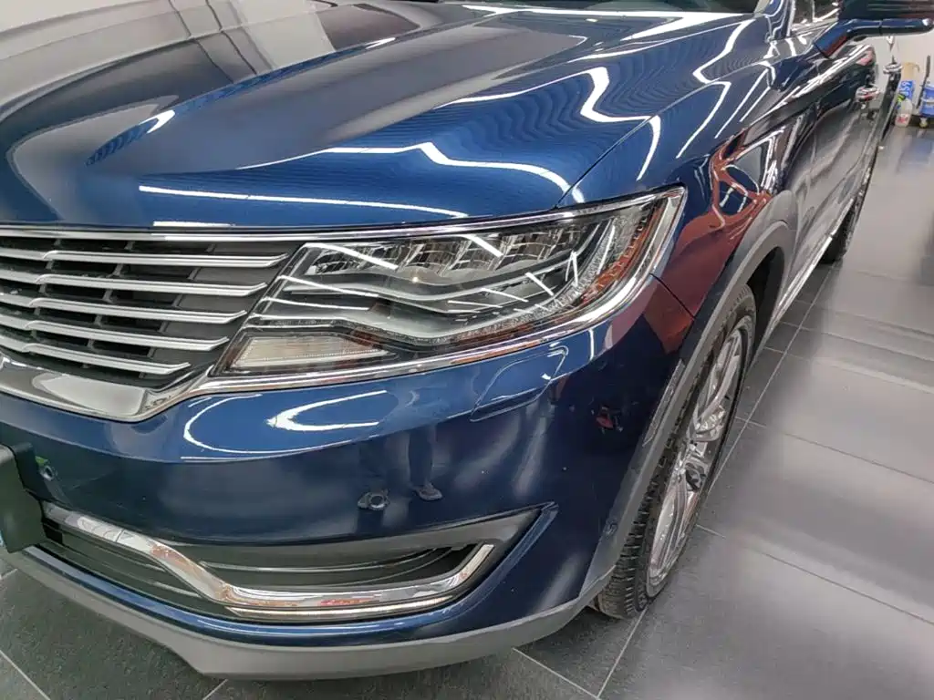 Photo 24 - Lincoln MKX