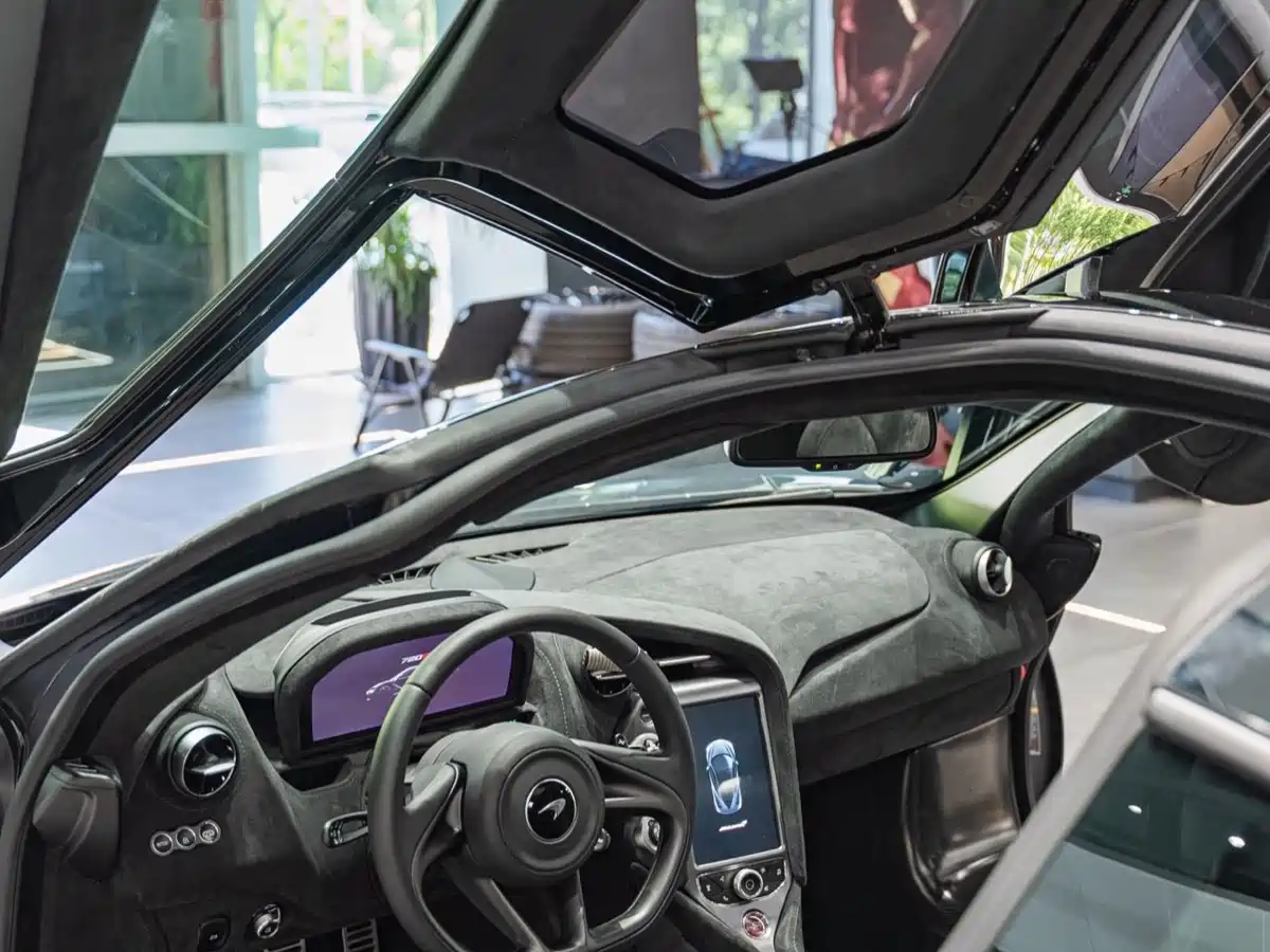 McLaren 720S 2019 4.0T Coupe фото 11