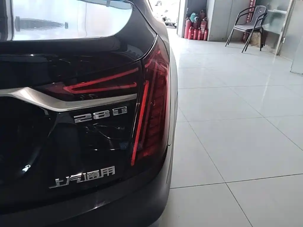Фото 8 - Cadillac CT6