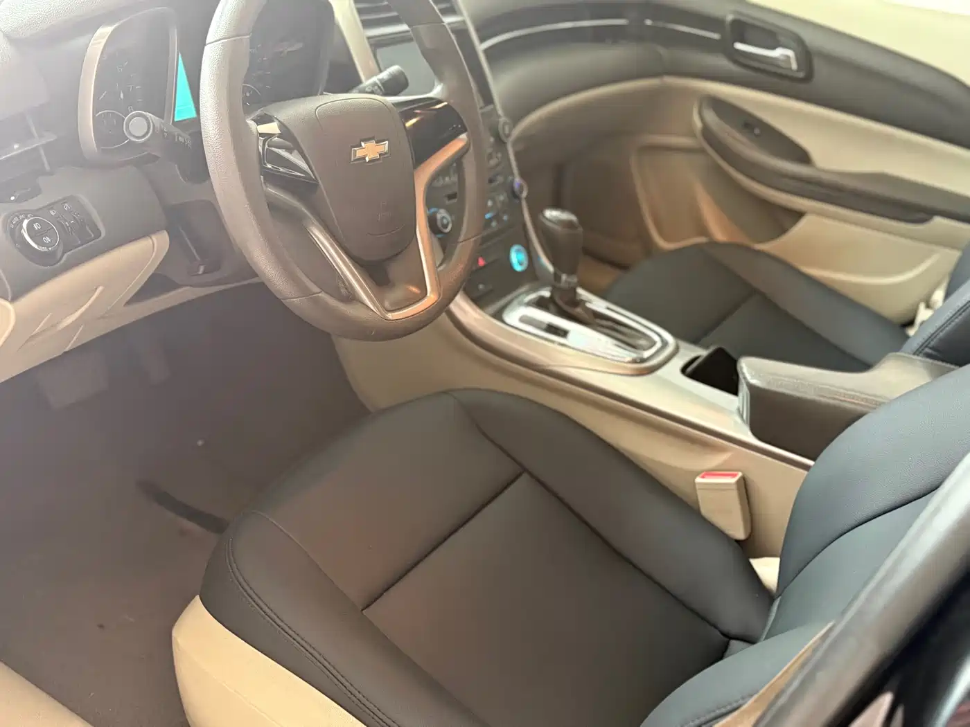 Chevrolet Malibu 2014 2.0L Automatic Comfort фото 9