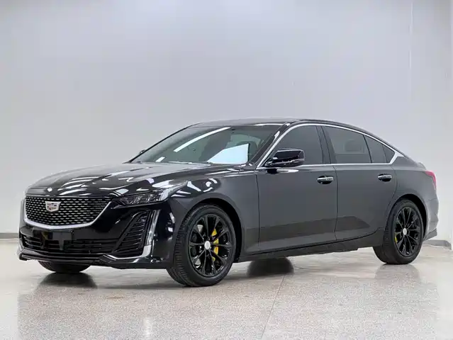 Cadillac CT5 28T, Люкс