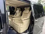 Фото 11 - Toyota Vellfire