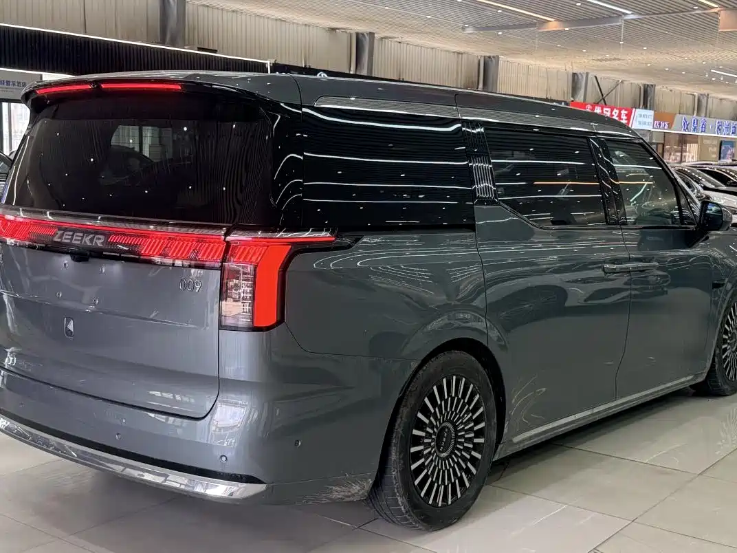 ZEEKR 009 2025 2024 7-Seat Aisle AWD Version 108kWh