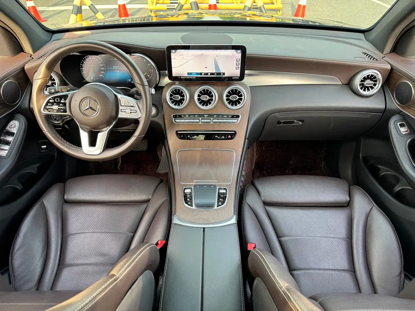 Mercedes-Benz GLC 2021 GLC 260 L 4MATIC Sporty фото 16