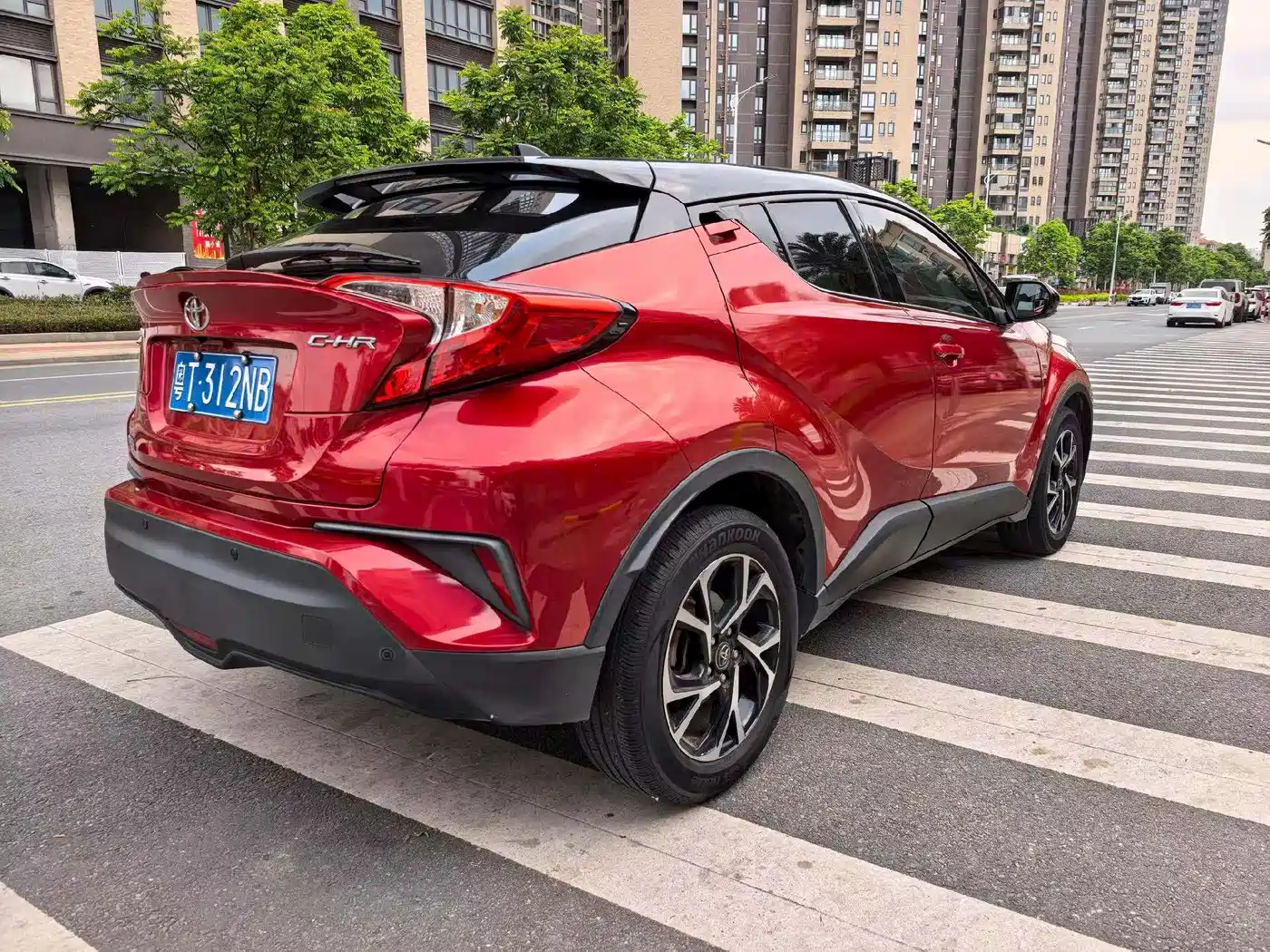 Toyota C-HR 2018 2.0L Leading Edition China V фото 3