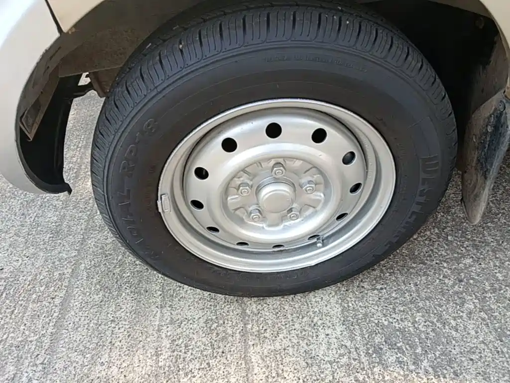 Wuling Motors Wuling Rongguang 2014 2012 1.2L Extended Base Model LJY