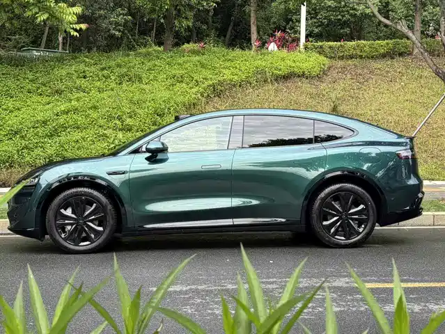 Zhijie Luxeed R7 2026 Range Extender Max — фото 3