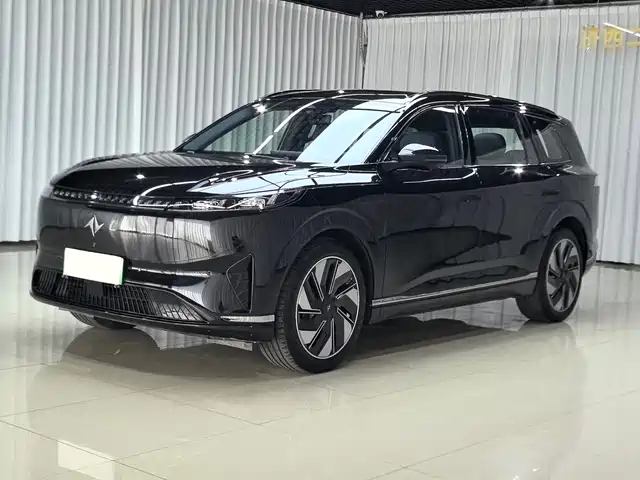 Dongfeng eπ008 210Max, последовательный гибрид, 6 мест