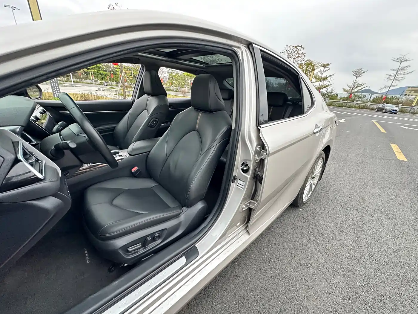 Toyota Camry 2019 2.5G Luxury Edition China VI фото 10