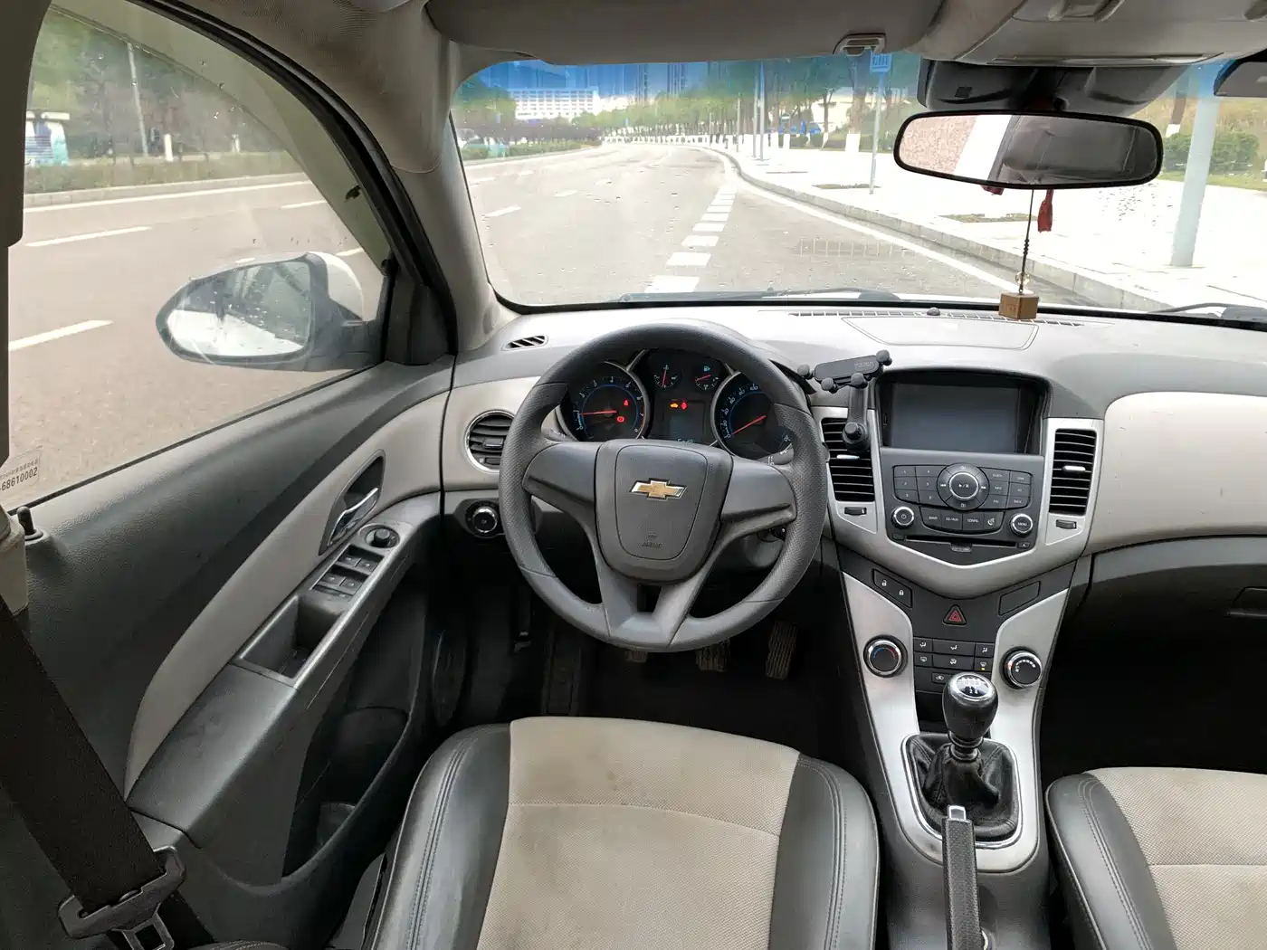 Chevrolet Cruze 2013 1.6L SL Sunroof MT фото 17
