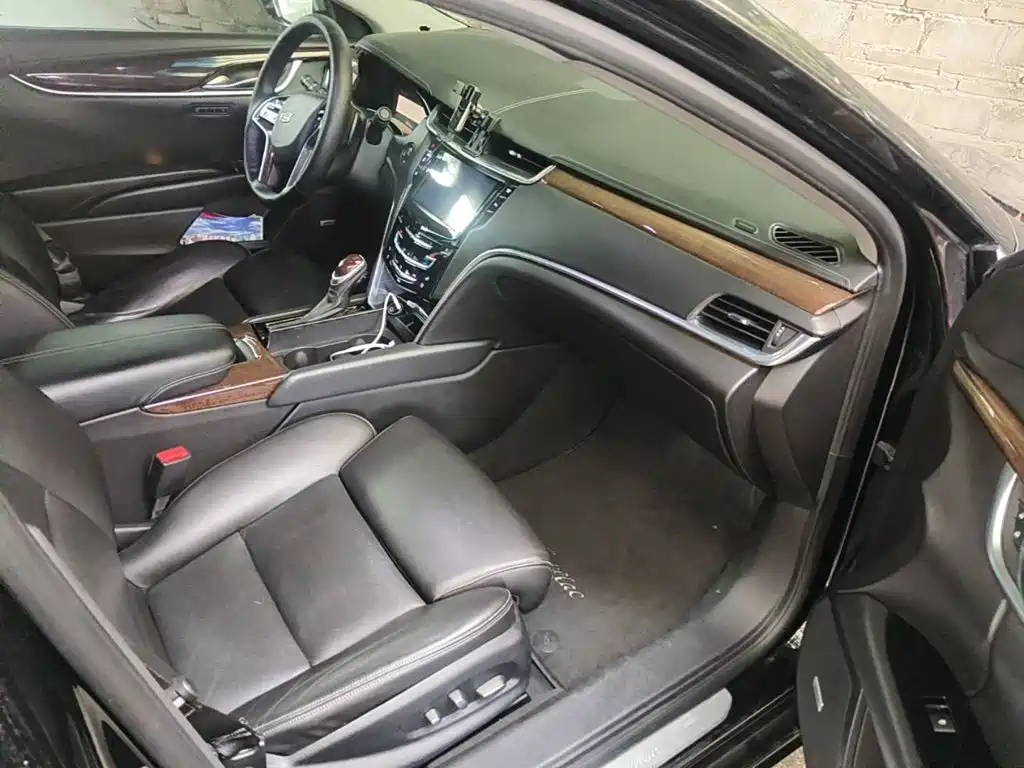 Cadillac XTS 2013 2013 28T Luxury