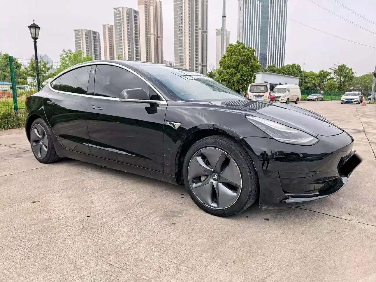 TESLA MODEL 3