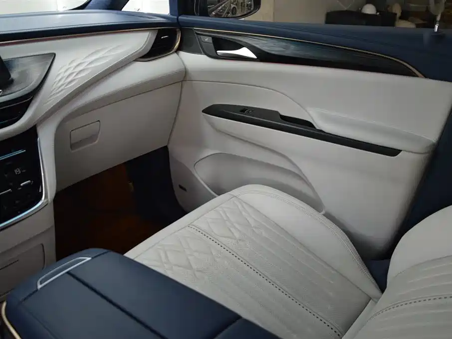 Buick GL8 2022 Avenir 4-Seater Prestige Edition фото 18