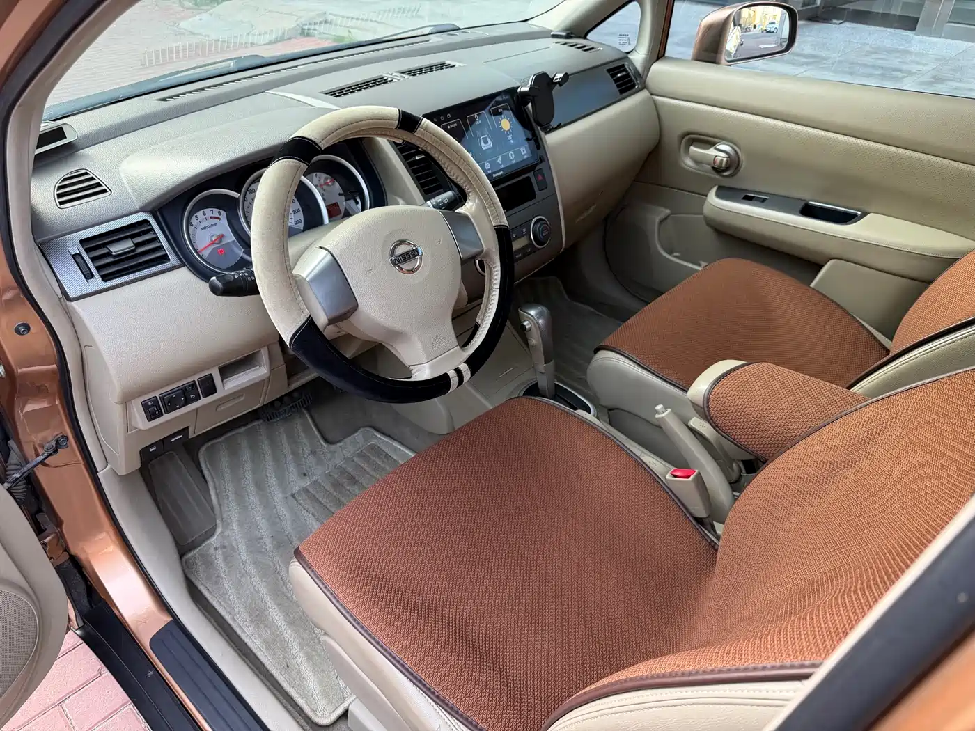 Photo 17 - Nissan Tiida
