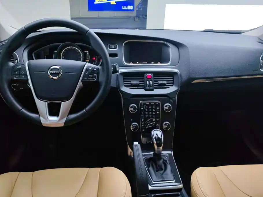 Photo 12 - Volvo V40